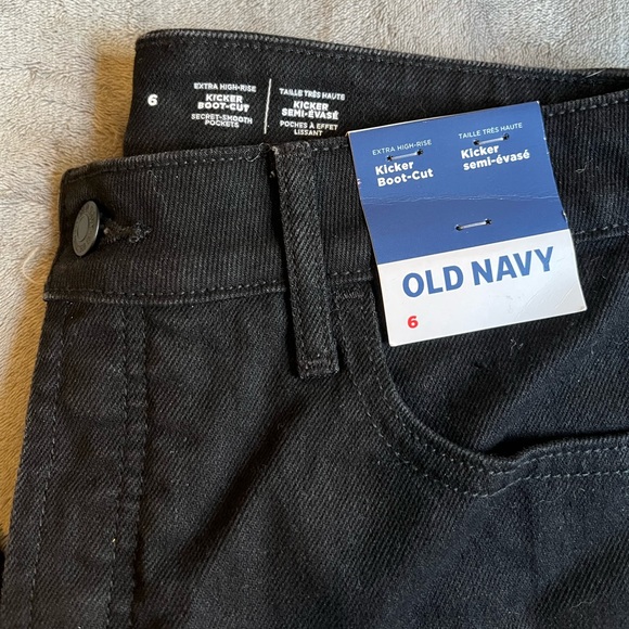 NWT OLD NAVY Black Kicker Boot-Cut Jeans. Sz 6. - Picture 3 of 4